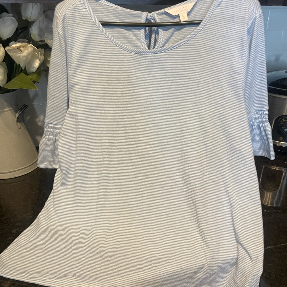 Lauren Conrad women’s top, size Large. Princess/ruffle sleeves.